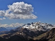 48 Dalla Forcella Rossa la costiera Triomen-Valletto-Ponteranica